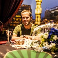 Tureniec svensk mästare i poker