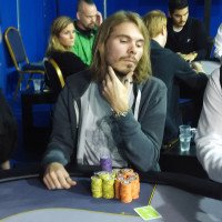 Pontus Magnusson chipleader inför finalbordet i SM Main Event