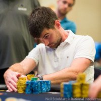 Karl Stark chip leader inför dag 4 på Bahamas