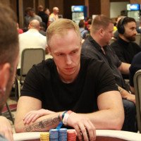 Daniel Mohlin chip leader inför finalbordet i poker-SM