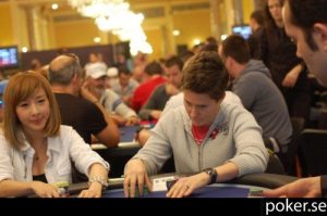 Kitty Kuo och Vanessa Selbst