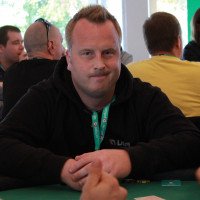 Tolv svenskar till finaldagen i Destination Poker